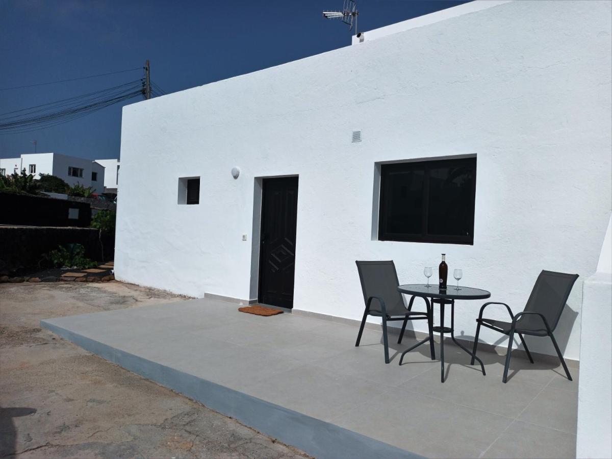 Apartamentos Falcon Tinajo Ngoại thất bức ảnh